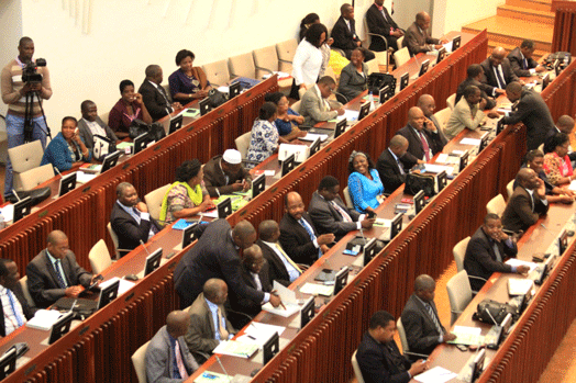 clubofmoz_parlament_renamo_mdm