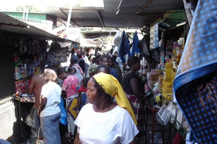 Mhoje_plastic_photo_jpg