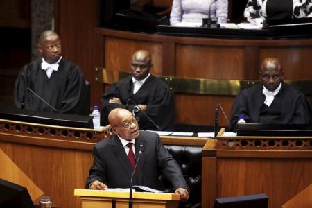 South Africa's President Jacob Zuma delivers his State of the Nation address at the opening session of Parliament in Cape Town, February 11, 2016.  REUTERS/Schalk van Zuydam/Pool