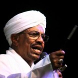Sudan's President Omar Hassan al-Bashir speaks to the crowd after a swearing-in ceremony at green square in Khartoum, June 2, 2015.    REUTERS/Stringer