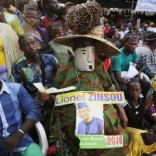 Supporters take part in a rally campaigning for Lionel Zinsou, Benin's Prime Minister and presidential candidate, in the Djeffa district near Cotonou, Benin, March 3, 2016. Picture taken March 3, 2016. REUTERS/Akintunde Akinleye