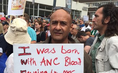 Mhoje_cachalia_photo_jpg