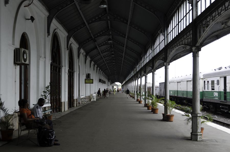 20120215_6283_Maputo_Station_900px_before
