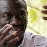 Opposition leader Kizza Besigye speaks during a news conference at his home at the outskirts of Kampala, Uganda, February 21, 2016.   REUTERS/Goran Tomasevic