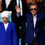 Turkish President Tayyip Erdogan, accompanied by his wife Emine Erdogan, greets supporters during a rally to mark the 563rd anniversary of the conquest of the city by Ottoman Turks, in Istanbul, Turkey, May 29, 2016. REUTERS/Murad Sezer
