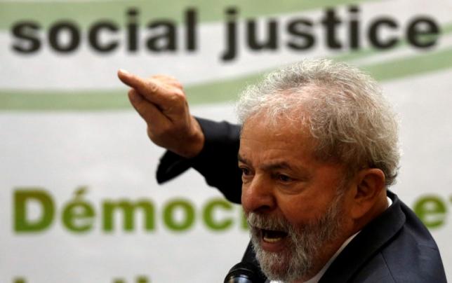 Former Brazilian President Luiz Inacio Lula da Silva gestures as he attends a "Democracy and social justice" seminar in Sao Paulo, Brazil, April 25, 2016. REUTERS/Paulo Whitaker