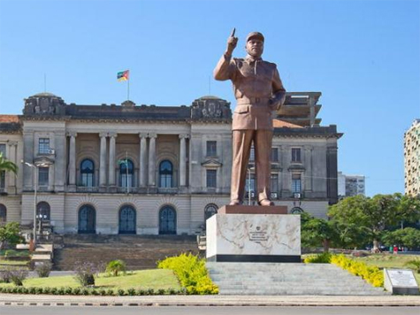 Mhoje_maputosamorastatue_photo_jpg