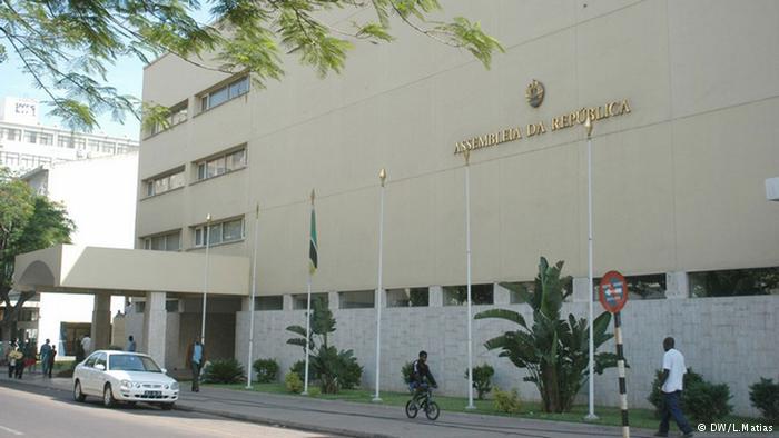 Mhoje_parliamentmaputo3_photo_jpg
