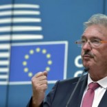 Luxembourg's Foreign Minister Jean Asselborn give a news conference after an emergency meeting on the migrant crisis in Brussels, Belgium, November 9, 2015. REUTERS/Eric Vidal