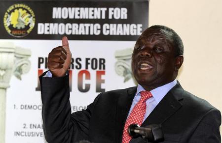 Zimbabwe opposition party Movement For Democratic Change (MDC) leader Morgan Tsvangirai addresses a news conference in Harare September 18, 2013.   REUTERS/Philimon Bulawayo