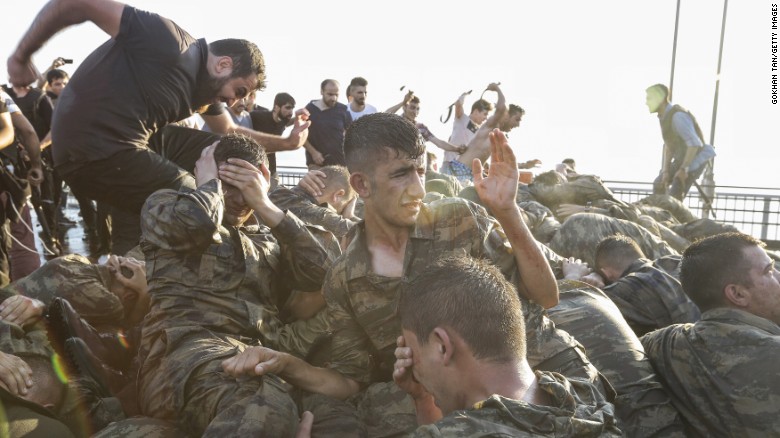 Mhoje_turkeycoup7_photo_jpg