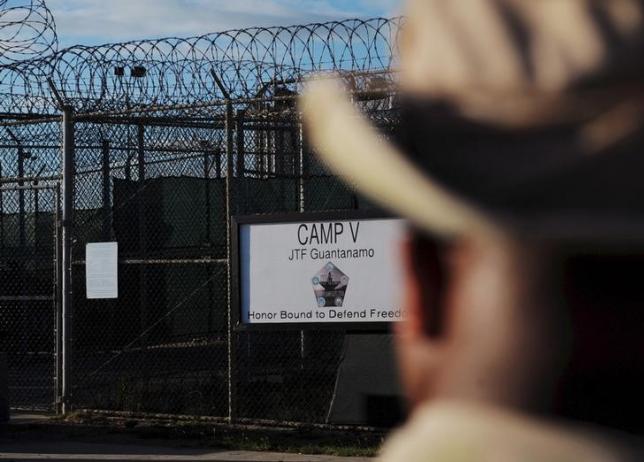 The outside of the "Camp Five" detention facility is seen at U.S. Naval Station Guantanamo Bay December 10, 2008 in this pool image reviewed by the U.S. military.    REUTERS/Mandel Ngan/Pool/File Photo