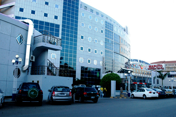 Mhoje_maputoshoppingnoticias1_photo_jpg