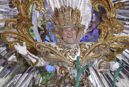 2016 Rio Olympics - Closing ceremony - Maracana - Rio de Janeiro, Brazil - 21/08/2016.    Performers take part in the closing ceremony.   REUTERS/Stoyan Nenov