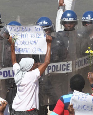 Mhoje_riotpolicezim_photo_jpg