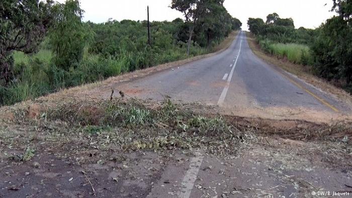 Mhoje_roadblocked_photo_jpg