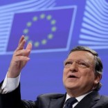 Jose Manuel Barroso addresses a news conference at the EU Commission headquarters in Brussels October 29, 2014.   REUTERS/Francois Lenoir/File Photo
