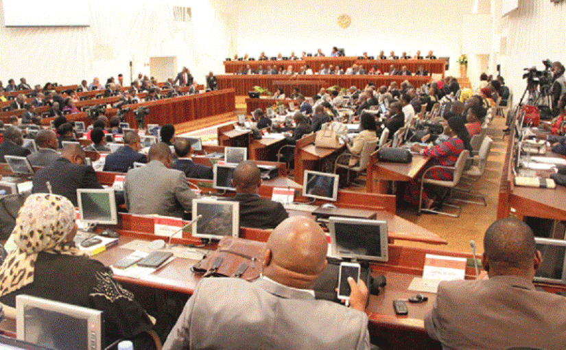 Mhoje_parliamentnoticias_photo_jpg