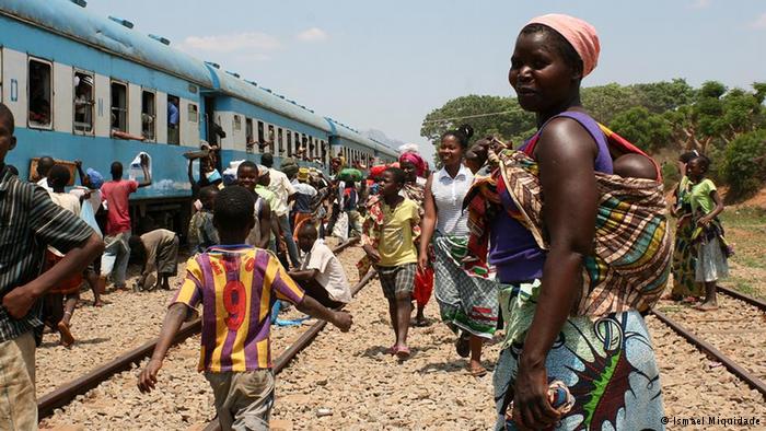 mhoje_trainsmoz_photo_jpg
