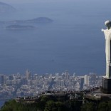 Tourists visit the Christ the Redeemer statue in Rio de Janeiro.  REUTERS/Ricardo Moraes