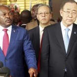 Burundi's President Pierre Nkurunziza (L) and the United Nations Secretary-General Ban Ki-moon address a news conference in the capital Bujumbura February 23, 2016. REUTERS/Evrard Ngendakumana