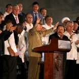 Cuban President Raul Castro acknowledges the applause from the crowd as he attends a massive tribute to Cuba's late President Fidel Castro in Revolution Square in Havana, Cuba, November 29, 2016.            REUTERS/Carlos Garcia Rawlins