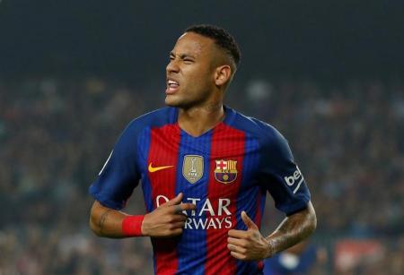 Barcelona's Neymar reacts .  Football Soccer - Barcelona v Granada - Spanish La Liga Santander - Camp Nou stadium, Barcelona, Spain - 29/10/16 REUTERS/Albert Gea