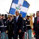 U.S. President Barack Obama reviews an honor guard with Greek Defense Minister Panos Kammenos (R) upon his arrival in Athens, Greece November 15, 2016.   REUTERS/Kevin Lamarque