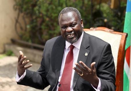 South Sudan's rebel leader Riek Machar addresses a news conference in his office in Ethiopia's capital Addis Ababa, August 31, 2015. REUTERS/Tiksa Negeri