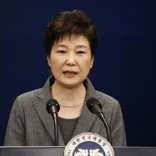 South Korean President Park Geun-Hye speaks during an address to the nation, at the presidential Blue House in Seoul, South Korea, 29 November 2016. REUTERS/Jeon Heon-Kyun/Pool