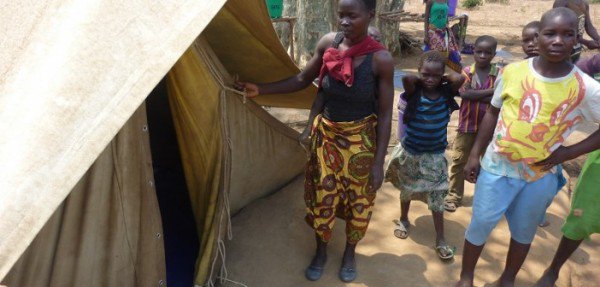 Mozambican-refugees-at-Luwani-camp-600x287