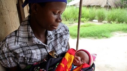 mozambique-mother-and-newborn-424x238