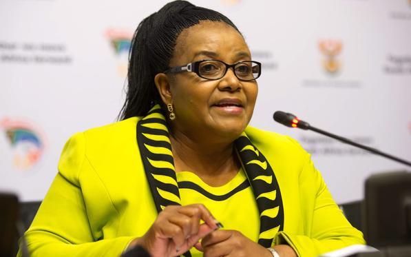 (In the picture: Minister Edna Molewa addressing members of the media)
The Minister of Environmental Affairs, Edna Molewa and the National Air Quality Officer, Dr Thuli Mdluli briefing the media on Eskom's applications for postponement of compliance timeframes for the minimum emission standards of national environmental management at media centre in Cape Towmn. 24/02/2015. Ntswe Mokoena
