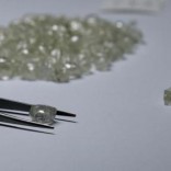 Diamonds are displayed during a visit to the De Beers Global Sightholder Sales (GSS) in Gaborone, Botswana November 24, 2015. REUTERS/Siphiwe Sibeko/File Photo