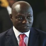 O presidente República da Guiné-Bissau, José Mário Vaz, fala aos jornalistas após um encontro com o seu homólogo de Portugal, Aníbal Cavaco Silva, no Palácio de Belém, em Lisboa, 19 de junho de 2014. MIGUEL A. LOPES/LUSA