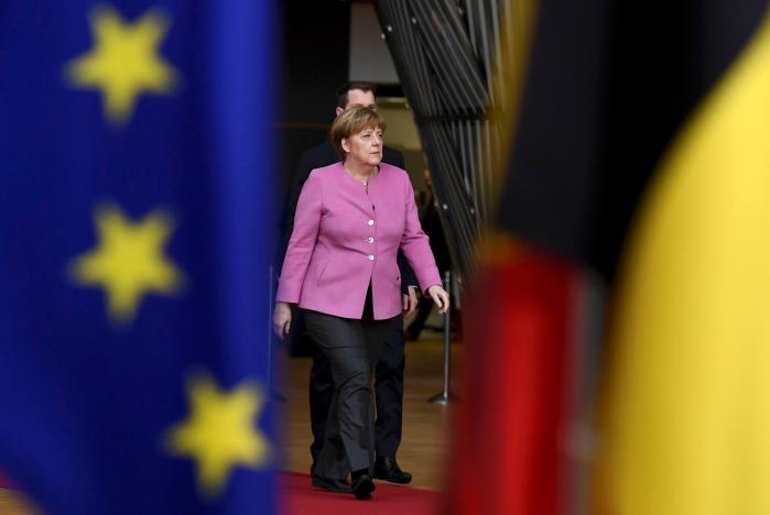 FILE PHOTO: German Chancellor Angela Merkel arrives at the EU summit in Brussels, Belgium, March 9, 2017.    REUTERS/Dylan Martinez/File photo