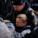 Police officers detain anti-corruption campaigner and opposition figure Alexei Navalny during a rally in Moscow, Russia, March 26, 2017.  REUTERS/Maxim Shemetov