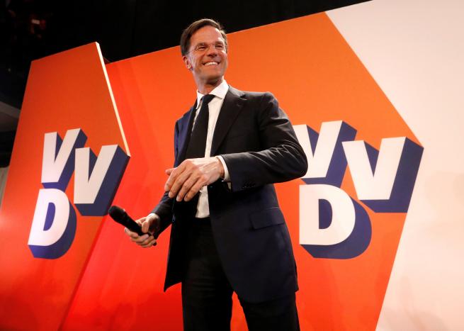 Dutch Prime Minister Mark Rutte of the VVD Liberal party appears before his supporters in The Hague, Netherlands, March 15, 2017.  REUTERS/Yves Herman