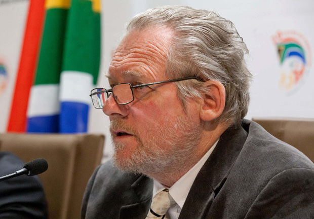 Minister of Trade and Industry, Dr Rob Davies and the Ambassador of Cuba to South Africa, Mr Carlos Fernandez de Cossio signing the amendments to the Agreement between the government of South Africa and the government of Cuba on the Economic Assistance. 
The signing is a follow-up to President Jacob Zuma's 2010 State Visit to Cuba, where he announced an economic assistance package of R350-million to Cuba. The media breafing took place at GCIS, Tshedimosetso House in Pretoria. 26/09/2014.