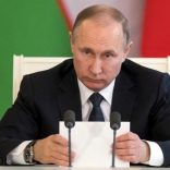 Russian President Vladimir Putin attends a meeting with Uzbek President Shavkat Mirziyoyev (not pictured) in Moscow's Kremlin, Russia April 5, 2017. REUTERS/Pavel Golovkin/Pool