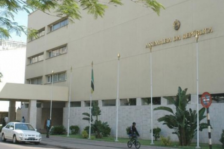 Mhoje_parliamentmaputo_photo_jpg
