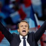 FILE PHOTO: Emmanuel Macron, head of the political movement En Marche !, or Onwards !, and candidate for the 2017 French presidential election, attends a campaign political rally in Paris, France, April 17, 2017. REUTERS/Christian Hartmann/File Photo