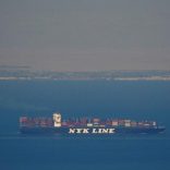The NYK Antares container ship of Japanese shipping company Nippon Yusen (NYK Line) sails across the Gulf of Suez towards the Red Sea before entering the Suez Canal, in El Ain El Sokhna in Suez, east of Cairo, Egypt April 24, 2017. REUTERS/Amr Abdallah Dalsh