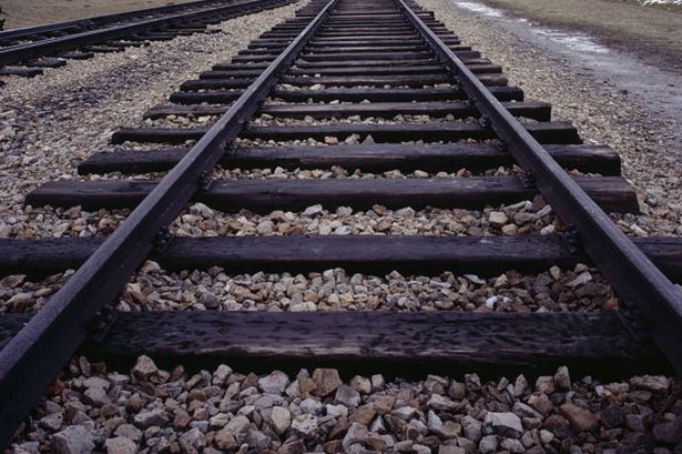 Mhoje_rails_photo_jpg