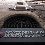 epa05248084 The logo of the Banca Monte dei Paschi di Siena (BMPS or MPS) is seen on a bank's branch in Siena, Italy, 23 March 2016. The MPS bank, founded in 1472 as 'Mount of piety,' is reported to be the world's oldest surviving bank and Italy's third largest commercial and retail bank.  EPA/MATTIA SEDDA **TO THE ATTENTION OF MAURITZ**
