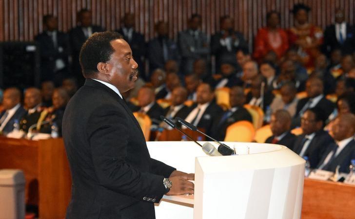 Democratic Republic of Congo's President Joseph Kabila addresses the nation at Palais du Peuple in Kinshasa, Democratic Republic of Congo April 5, 2017. REUTERS/Kenny Katombe/Files
