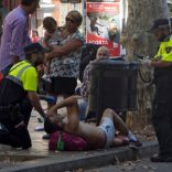 137674848_EFE_A-van-crashes-into-pedestrians-in-Barcelona_trans_NvBQzQNjv4BqRf-JwjkUI04RQsPVbslsYLwHsFeDgxrCnbJEtrxTA2g