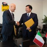 firma-descalzi-cina-2