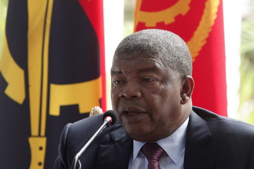 Angolan President Joao Lourenco gives his first press conference after his election on January 8, 2018 to mark his first 100 days in office at the Presidential Palace in Luanda. / AFP PHOTO / AMPE ROGERIO