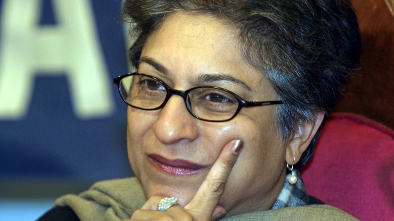 Chairperson of The Human Rights Commission of Pakistan (HRCP) Asma Jehangir listens to a question during a launch ceremony of an annual report 'State of Human Rights in 2005' in Islamabad, 04 February 2006.  Asma said that more human right violations occured in Pakistan last year when compared with 2004. AFP PHOTO/Farooq NAEEM / AFP PHOTO / FAROOQ NAEEM
